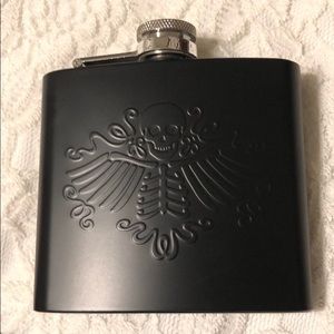 Skeleton Angel 5 Oz Flask NWOT Halloween Party